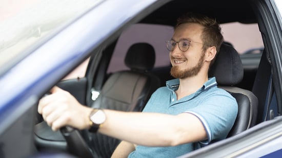 Frank Wuschanski traegt Autofahrerbrille